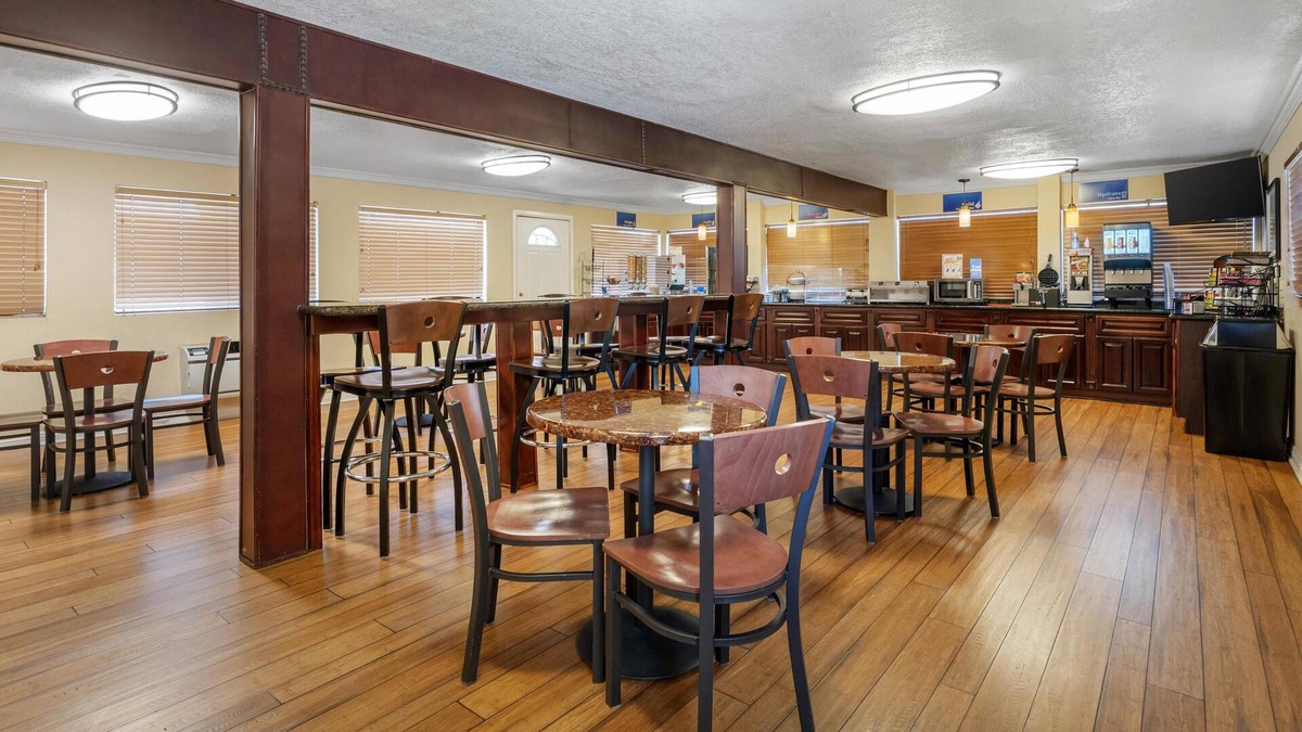 Mojave Hotel | Best Western Desert Winds