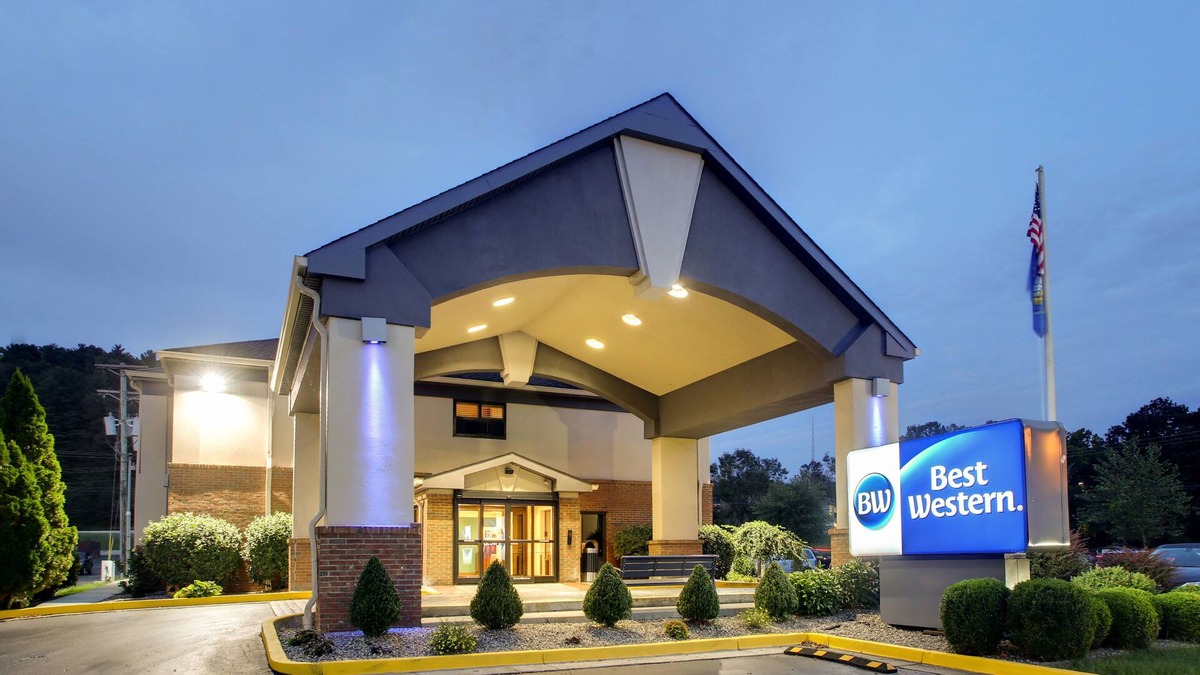Morehead Hotel | Best Western Eagles Inn
