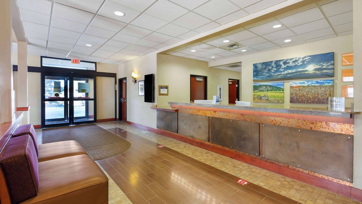 Sidney Hotel | Best Western Golden Prairie Inn & Suites