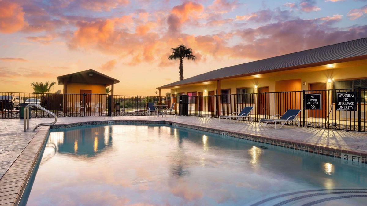 Realitos Hotel | Best Western Hebbronville Inn