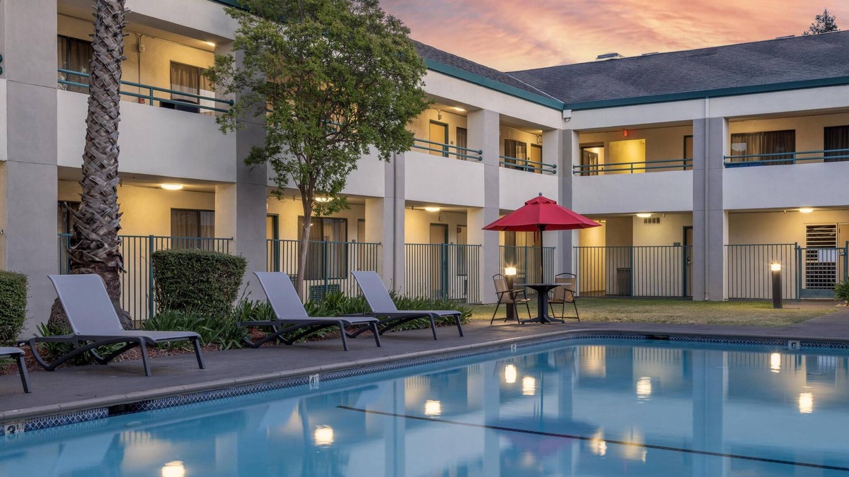 Concord Hotel | Best Western Heritage Inn