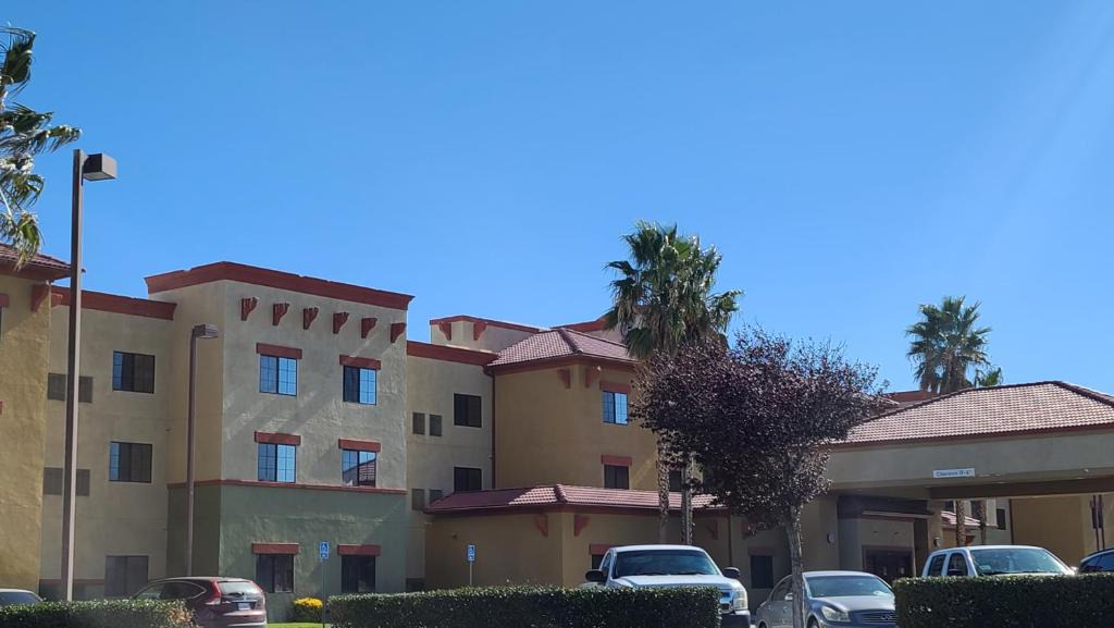 Hesperia Hotel | Best Western Hesperia-Victorville Suites