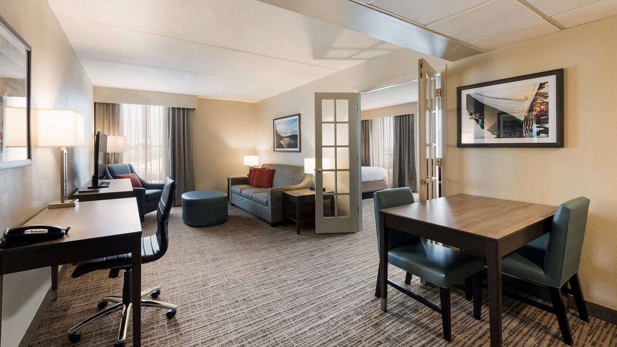 Clear Lake Hotel | Best Western Holiday Lodge