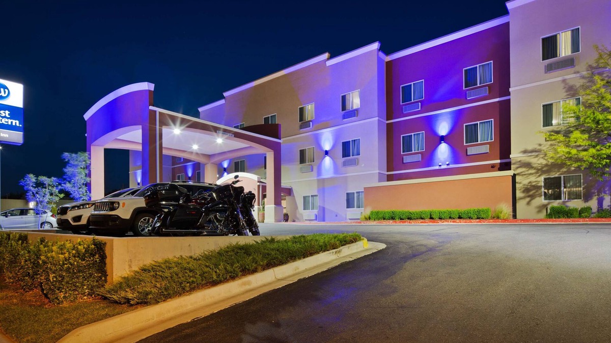 Clear Creek Hotel | Best Western Oasis Inn