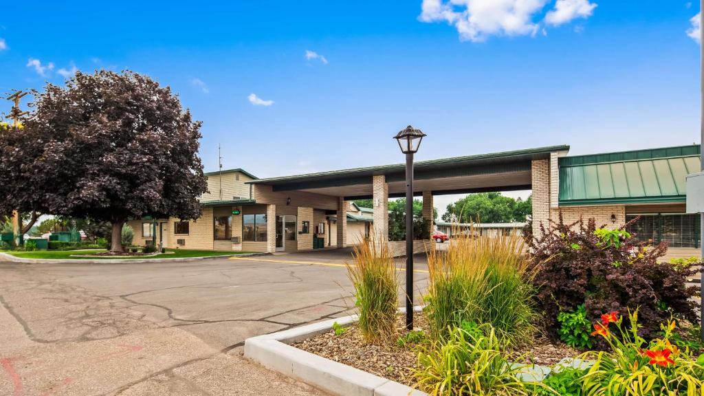 Fillmore Hotel | Best Western Paradise Inn & Resort
