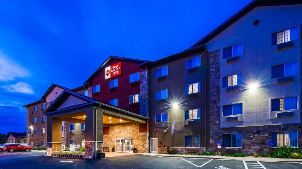 Blaine Hotel | Best Western Plus Blaine at the National Sports Center