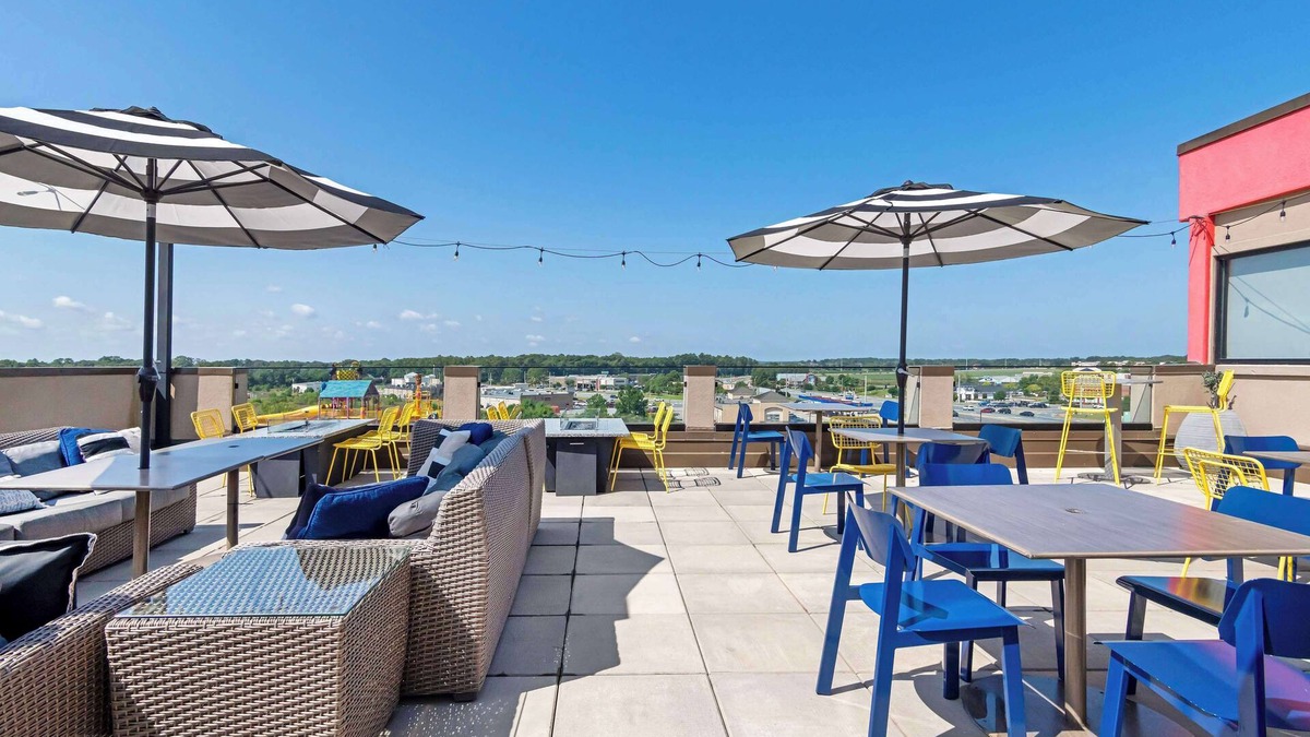 Warner Robins Hotel | Best Western Plus Executive Residency Rigby's Water World Hotel