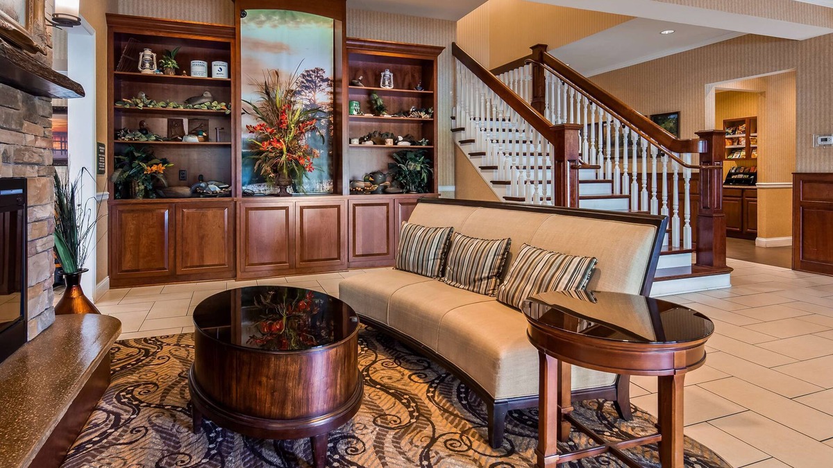 Easton Hotel | Best Western Plus Easton Inn & Suites