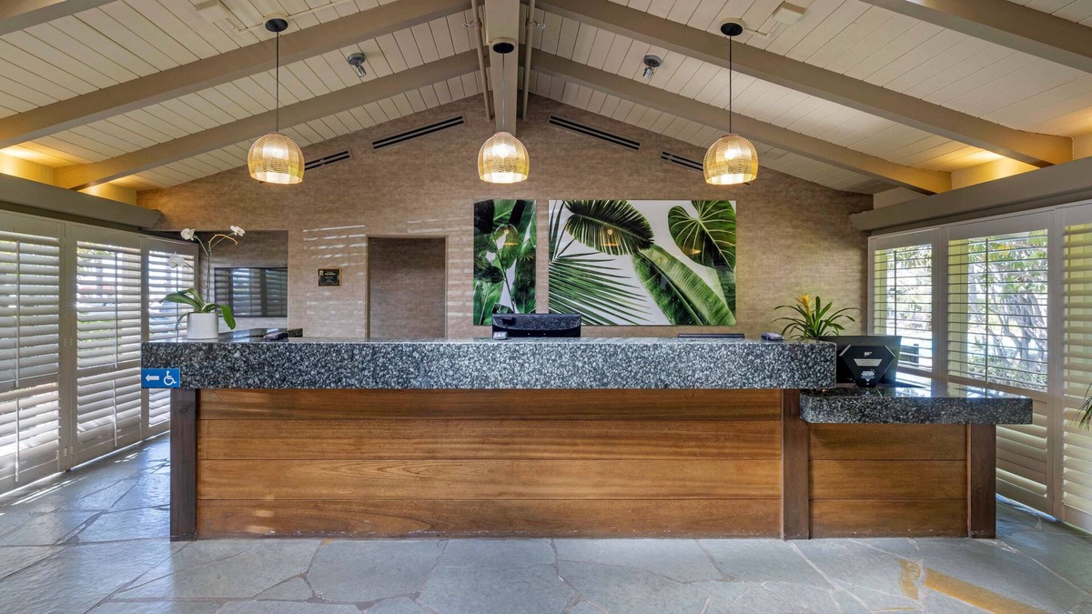 La Playa Hotel | Best Western Plus Island Palms Hotel & Marina