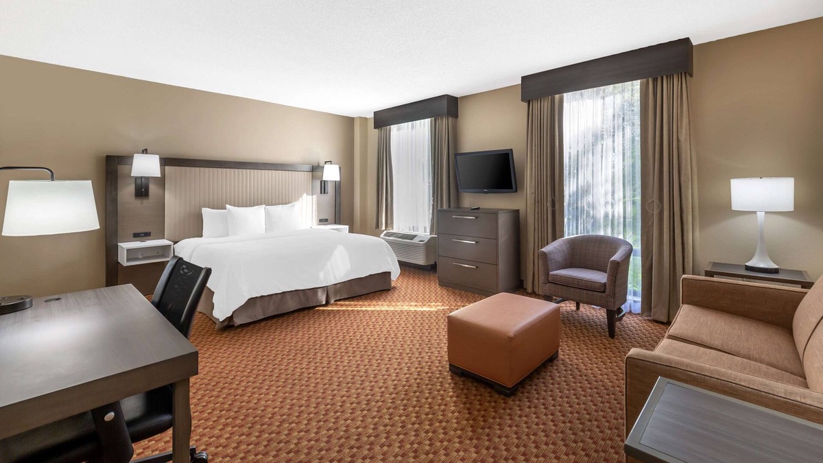 The Crossings Hotel | Best Western Plus Kendall Hotel & Suites