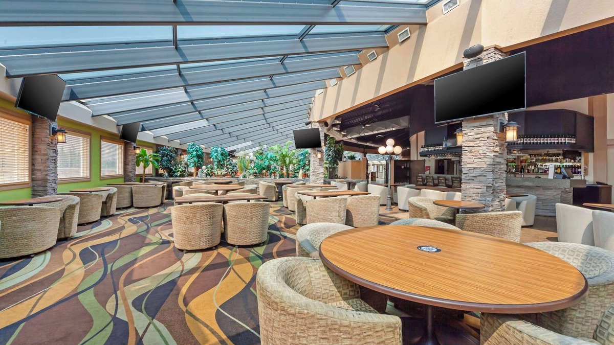 High Level Hotel | Best Western Plus Mirage Hotel & Resort