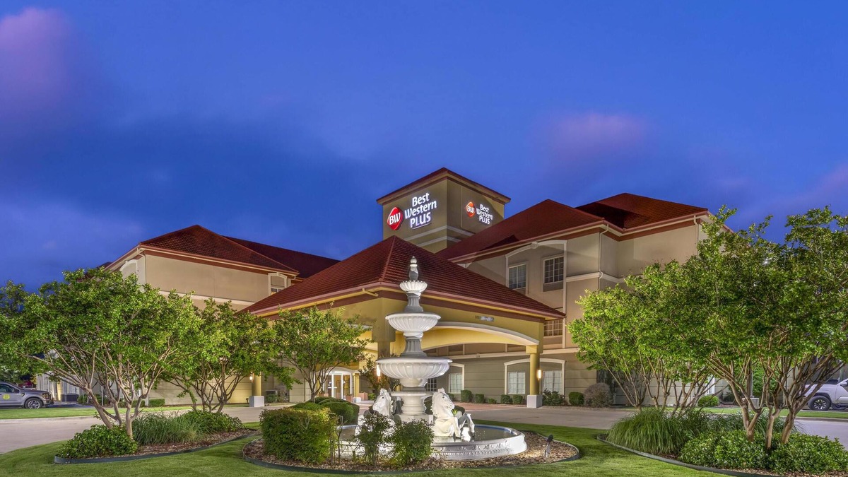Greenville Hotel | Best Western Plus Monica Royale Inn & Suites