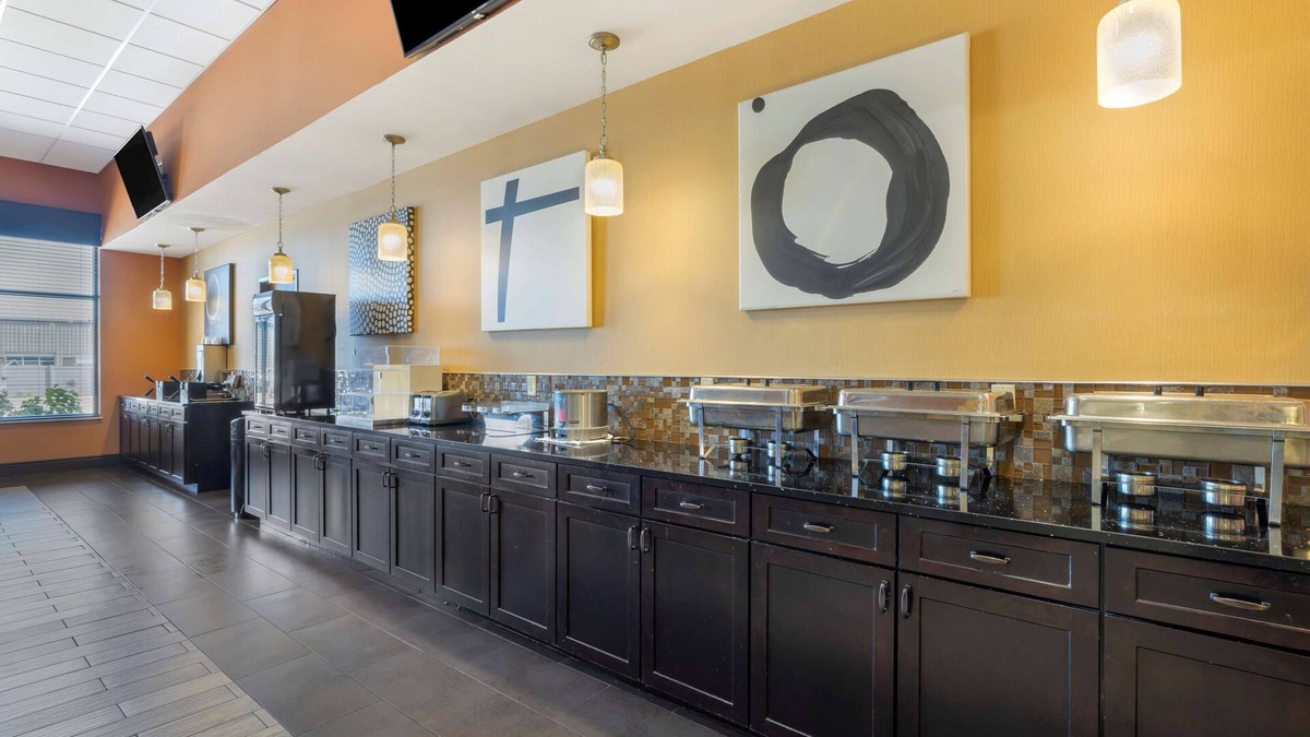 North Platte Hotel | Best Western Plus North Platte Inn & Suites
