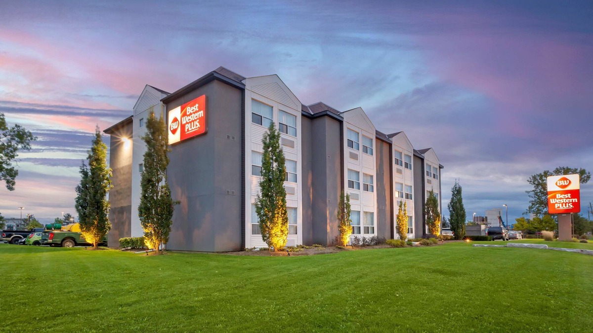 Welland Hotel | Best Western Plus Rose City Suites