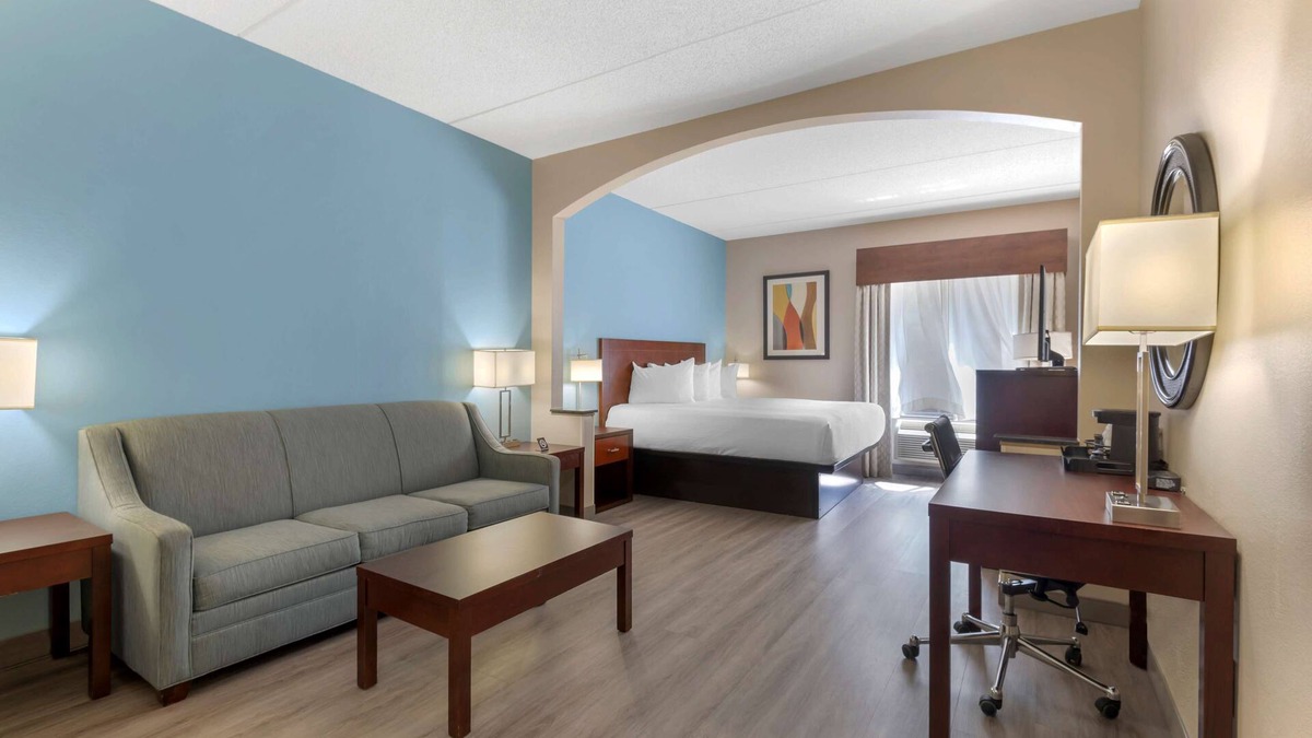 Greenville Hotel | Best Western Plus Suites-Greenville
