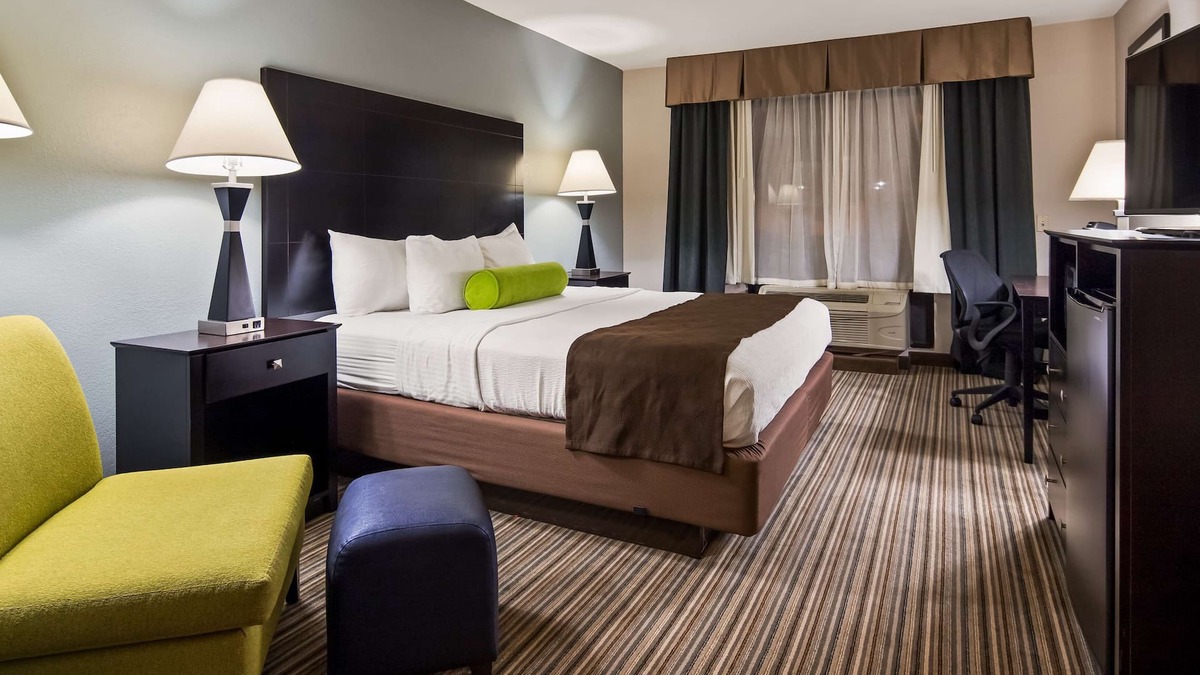 Nashville Hotel | Best Western Plus Sunrise Inn