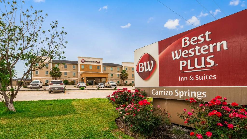 Carrizo Springs Hotel | Best Western Plus Carrizo Springs Inn & Suites