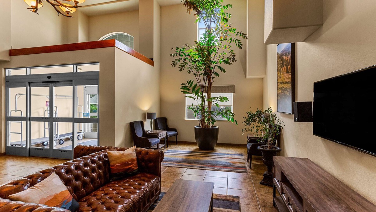 Chester Hotel | Best Western Rose Quartz Inn