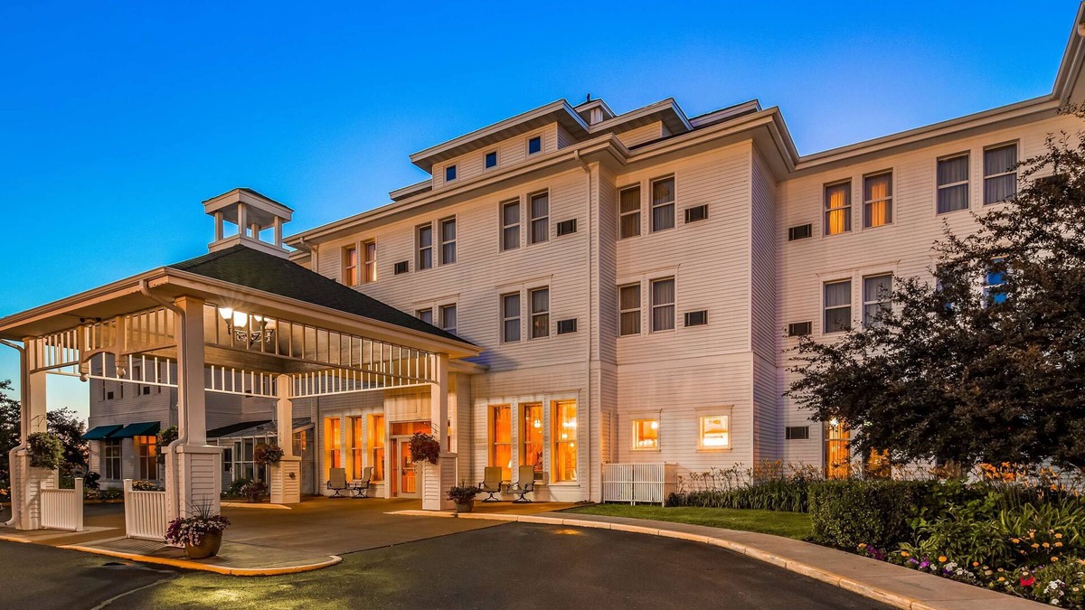 Ashland Hotel | Best Western The Hotel Chequamegon