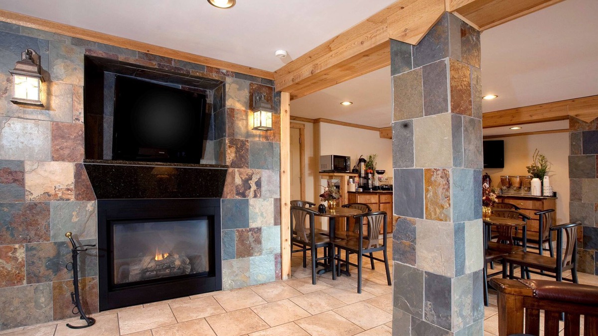 Wheatland Hotel | Best Western Torchlite