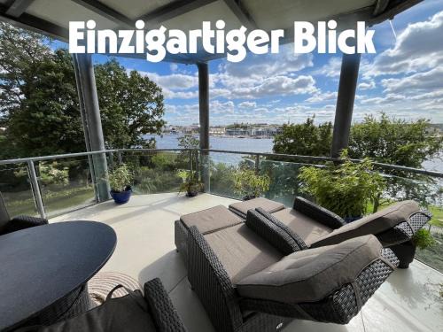 Gehlsdorf Apartment | Beste Lage mit Warnowblick - großer Balkon, zwei Schlafzimmer, Aufzug, Stellplatz