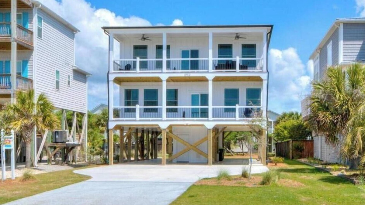 Yaupon Beach Apartment | Better Beach - Chevy 2