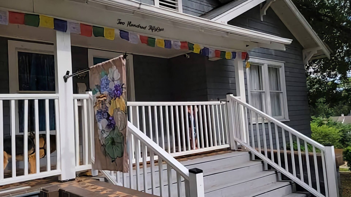 Hickory House | "Better Days" Inn/Comfortable 3br 1 Ba/Pet and Kid Friendly/Near Downtown