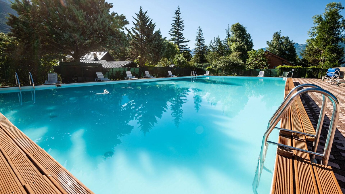Saint-Crepin Ski Chalet | Between lakes and mountains
