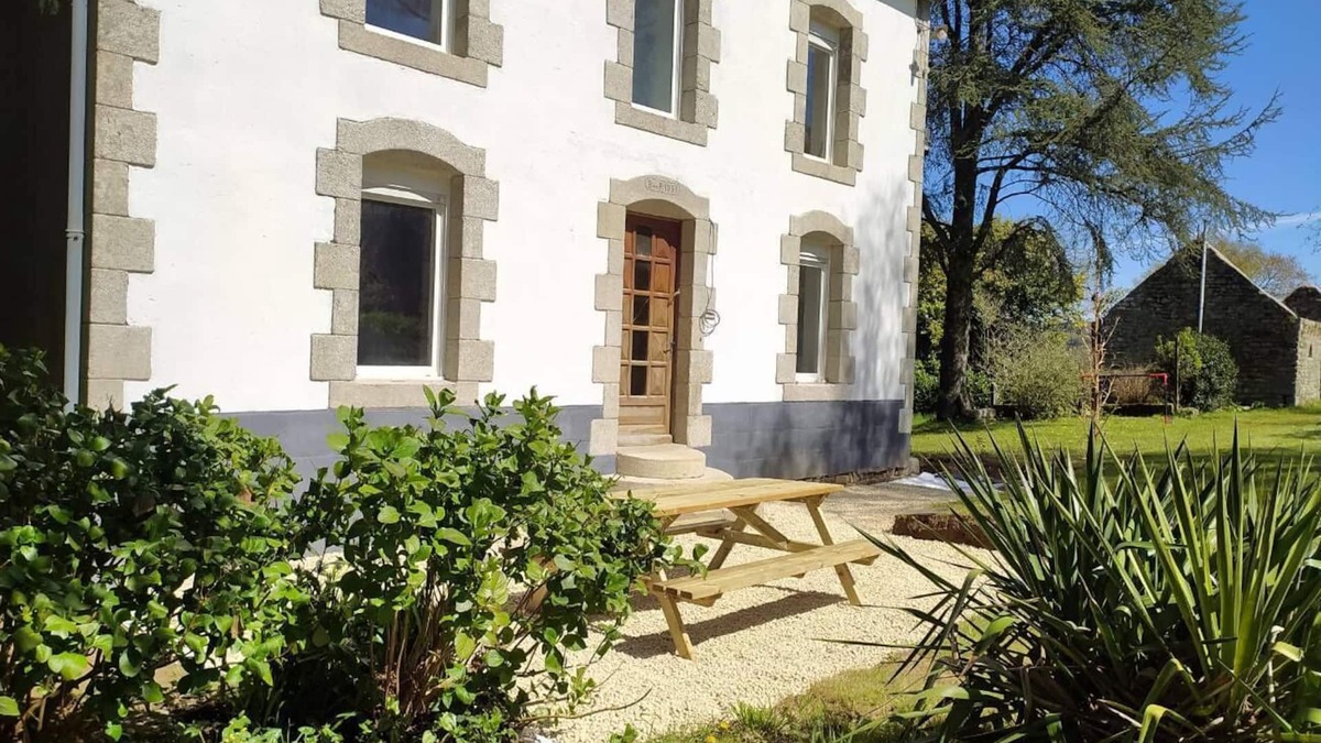 Scaer House | Between land and sea. countryside holidays 30 minutes from the beaches.