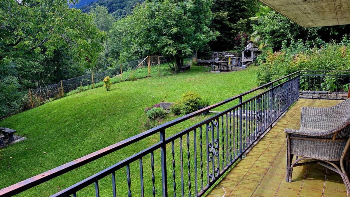Faido Apartment | Between Nature and Tradition (Eco della Valle 1)