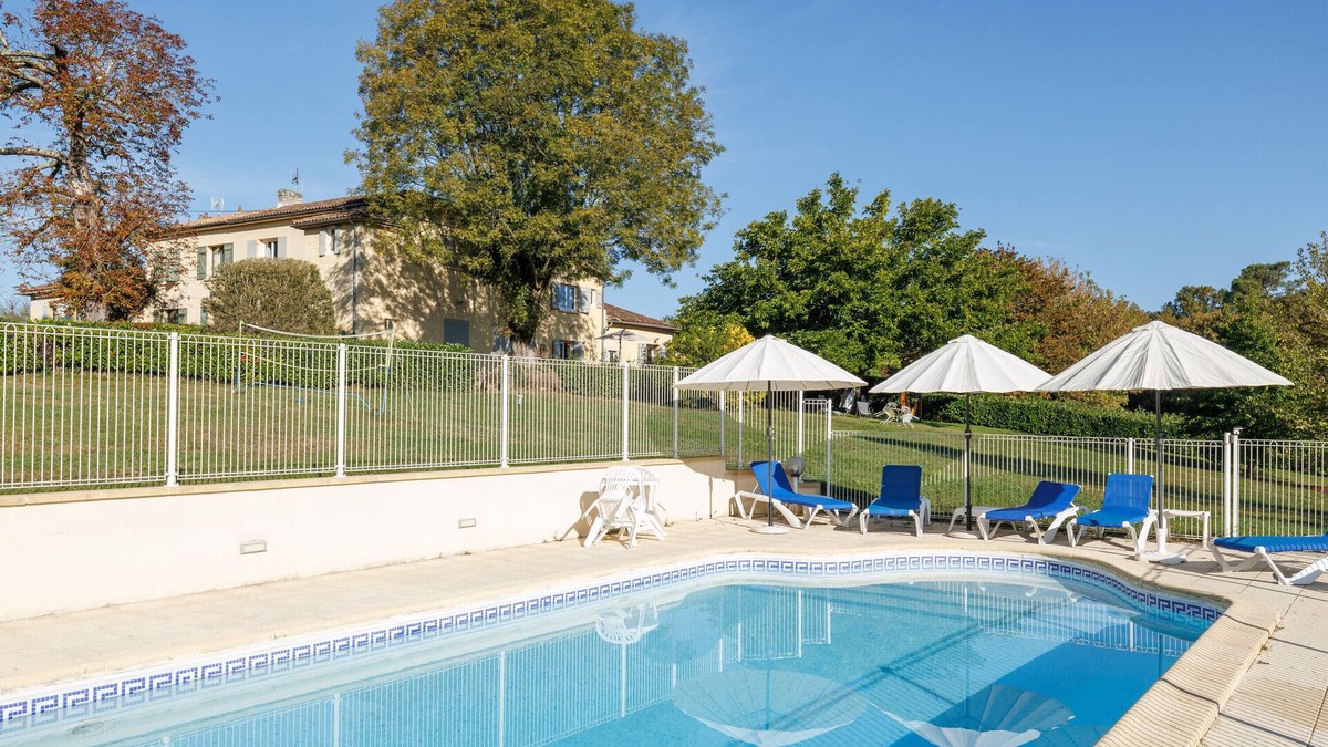 Haux House | Between Sky and Foliage – Cottage with Private Pool