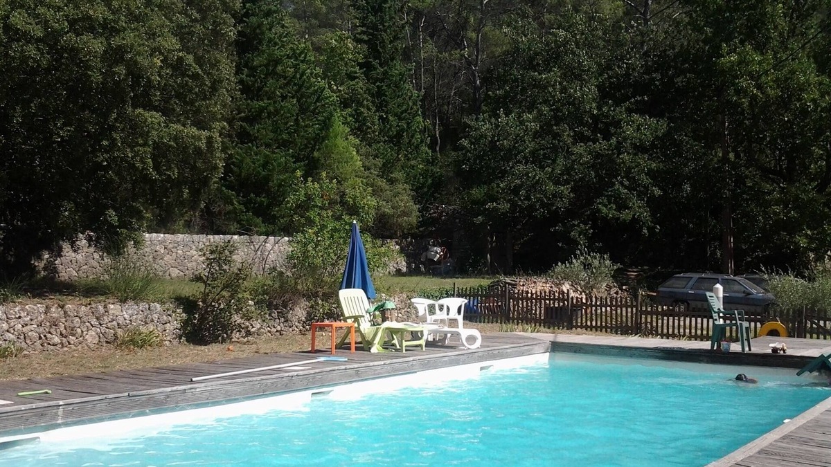 Carces House | Between vineyards and forests in a 15000m2 park.