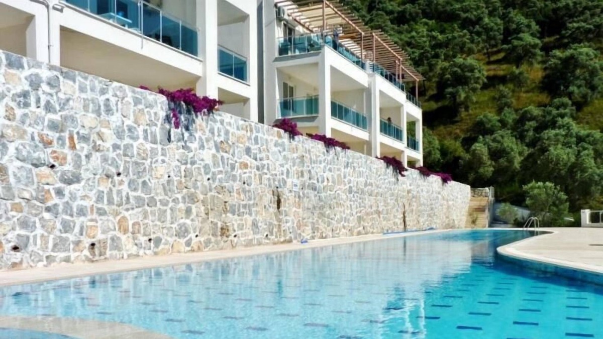 Gulluk Apartment | Beutiful well kept complex, close to beach, in a peaceful location.