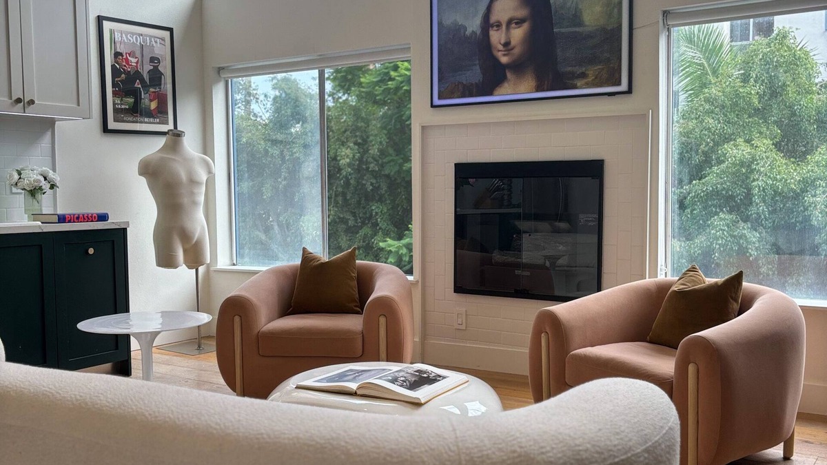 Beverly Grove Apartment | Beverly Hills Loft with Private Rooftop Views