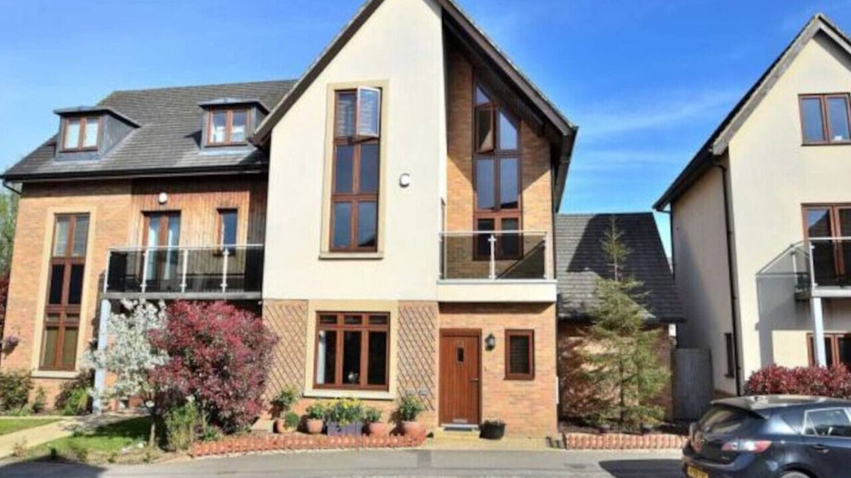 Milton Keynes House | Bewd House - Fast Wifi, SmartTV Balcony, Parking