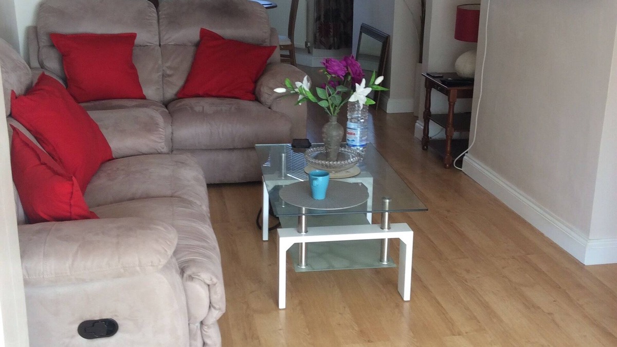 Barnehurst House | Bexleyhealth Town Centre 4 Bedroom House
