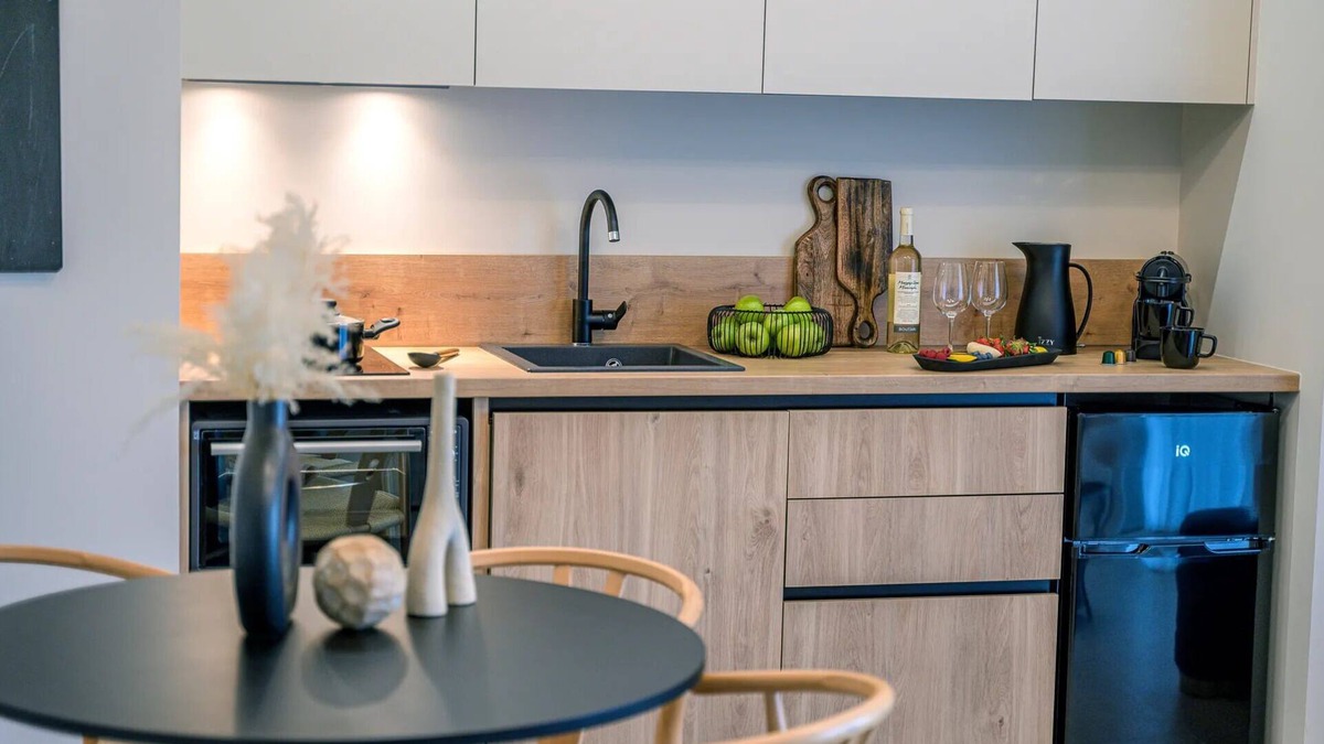 Volos City Centre Apartment | BH009 - C - Suite Volos