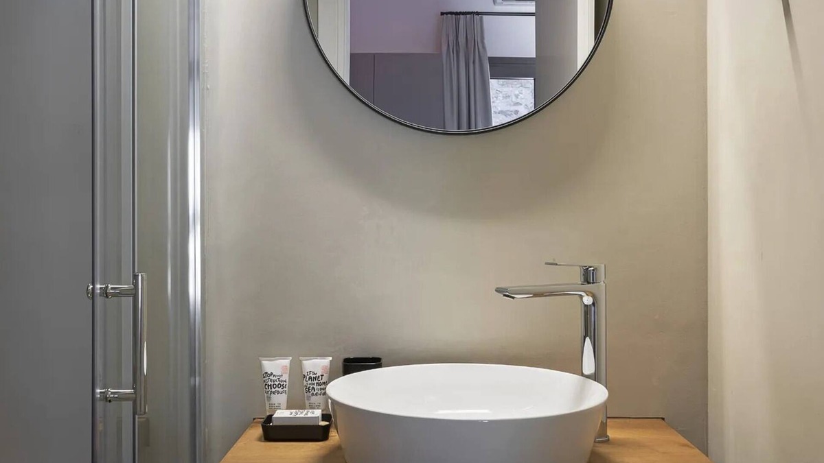 Sourpi House | BH1006 - C - Suite Magnisia