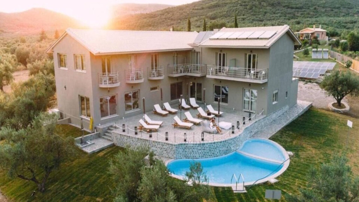 Mesolongi Apartment | BH953 - C - Suite Messologgi