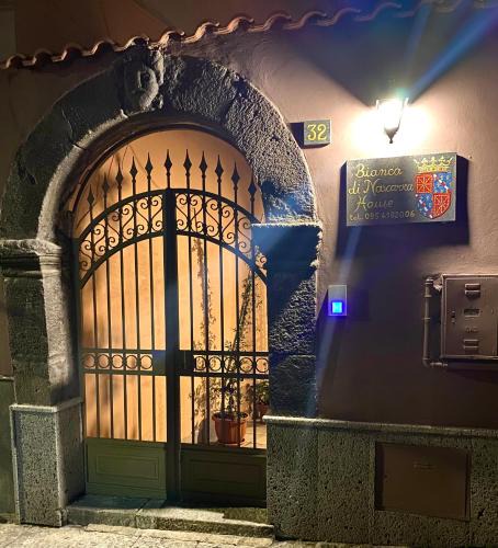 Biancavilla Bed & Breakfast | Bianca di Navarra House