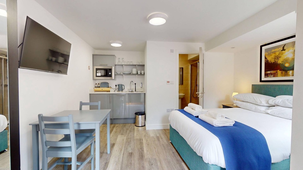Bicester Apartment | Bicester Court Lodge The Launton Room