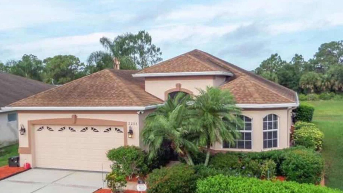 Lakeside Plantation House | Bicycle/Walking Community - Health Spa Relaxing Home