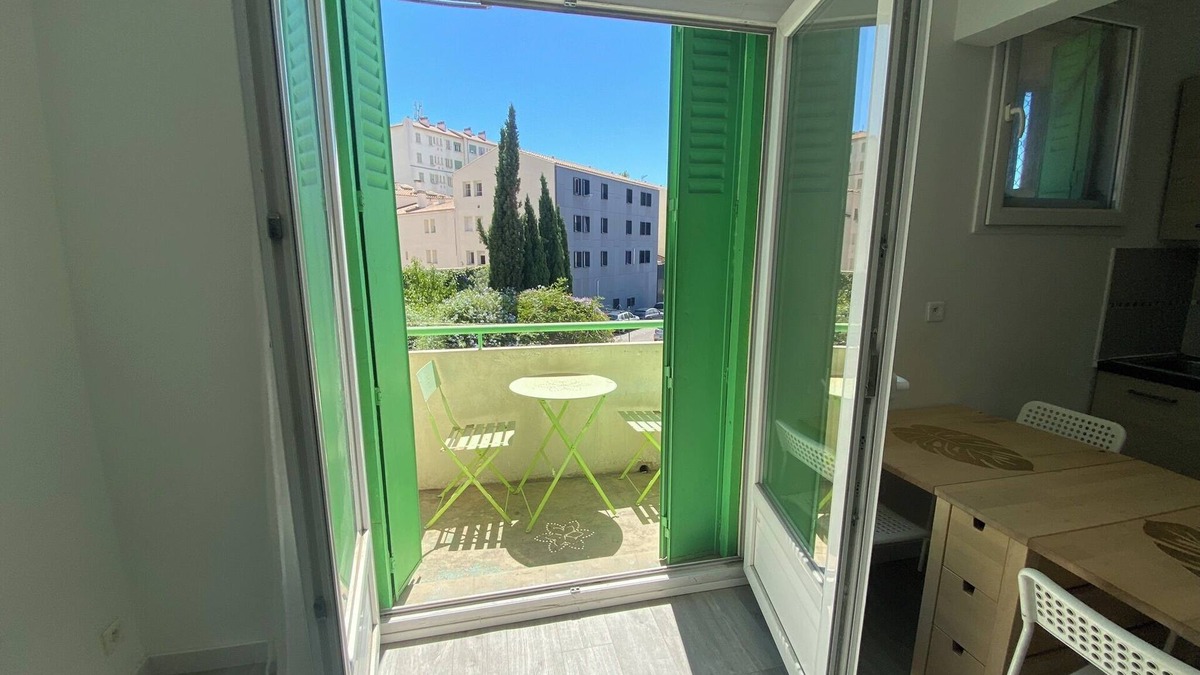 3rd Arrondissement Apartment | Bienvenue à Belle de Mai, Appartement Jaune