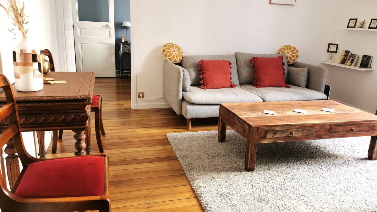19th Arrondissement Apartment | Bienvenue à Paris 19 :)