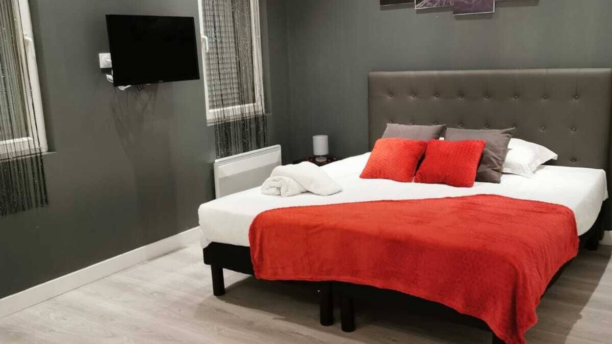 La Belle de Mai Apartment | Bienvenus à Belle de Mai, Love Suite