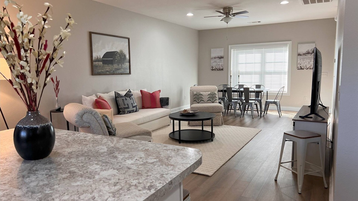 Auburn House | Big a s House; 4BR 4BA-games,golf,weddings
