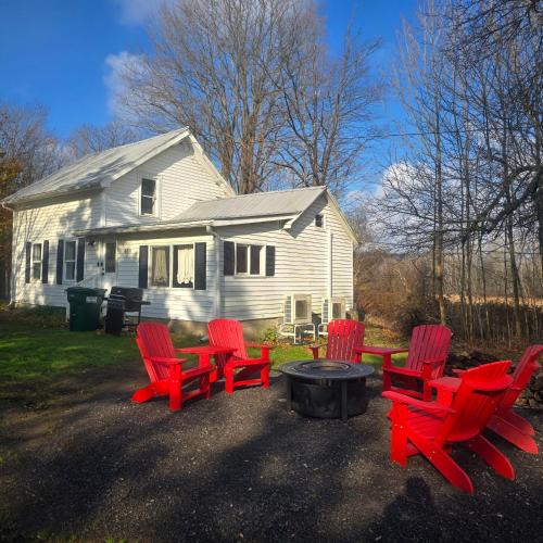 Pulaski House | Big Barn Lodge - Farm House