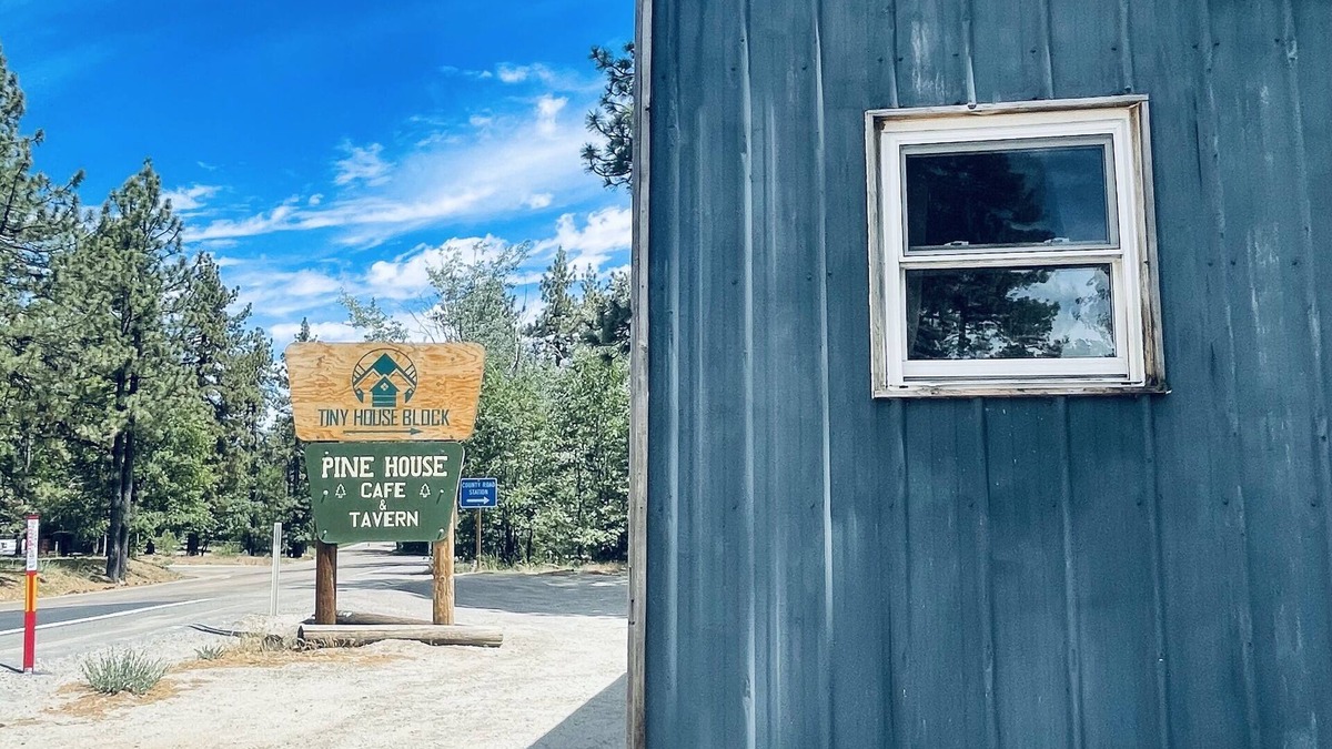 Mount Laguna House | Big Blue - Pura Vida Tiny Home Mountain Retreat