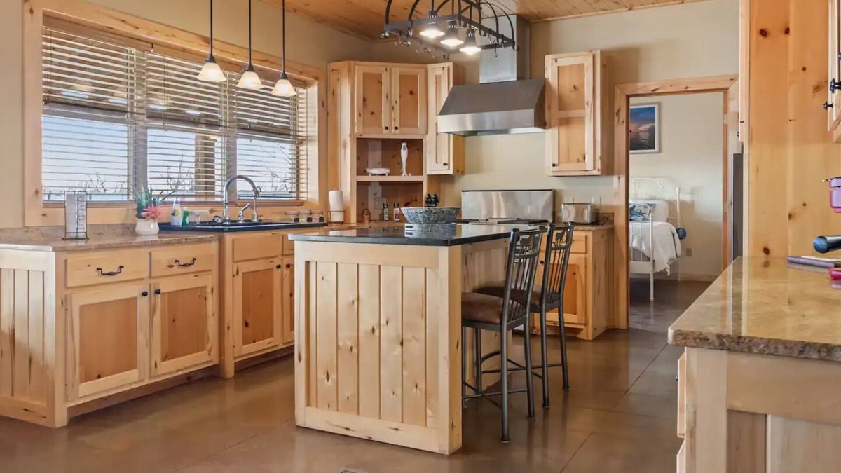Shallowater House | Big Country Rustic Retreat 16 +