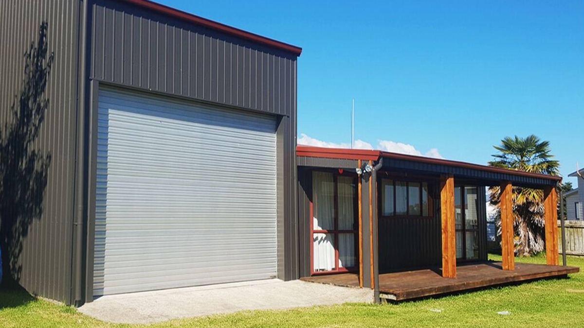 Te Kaha House | BIG FISH BACH close to beaches and excellent fishing